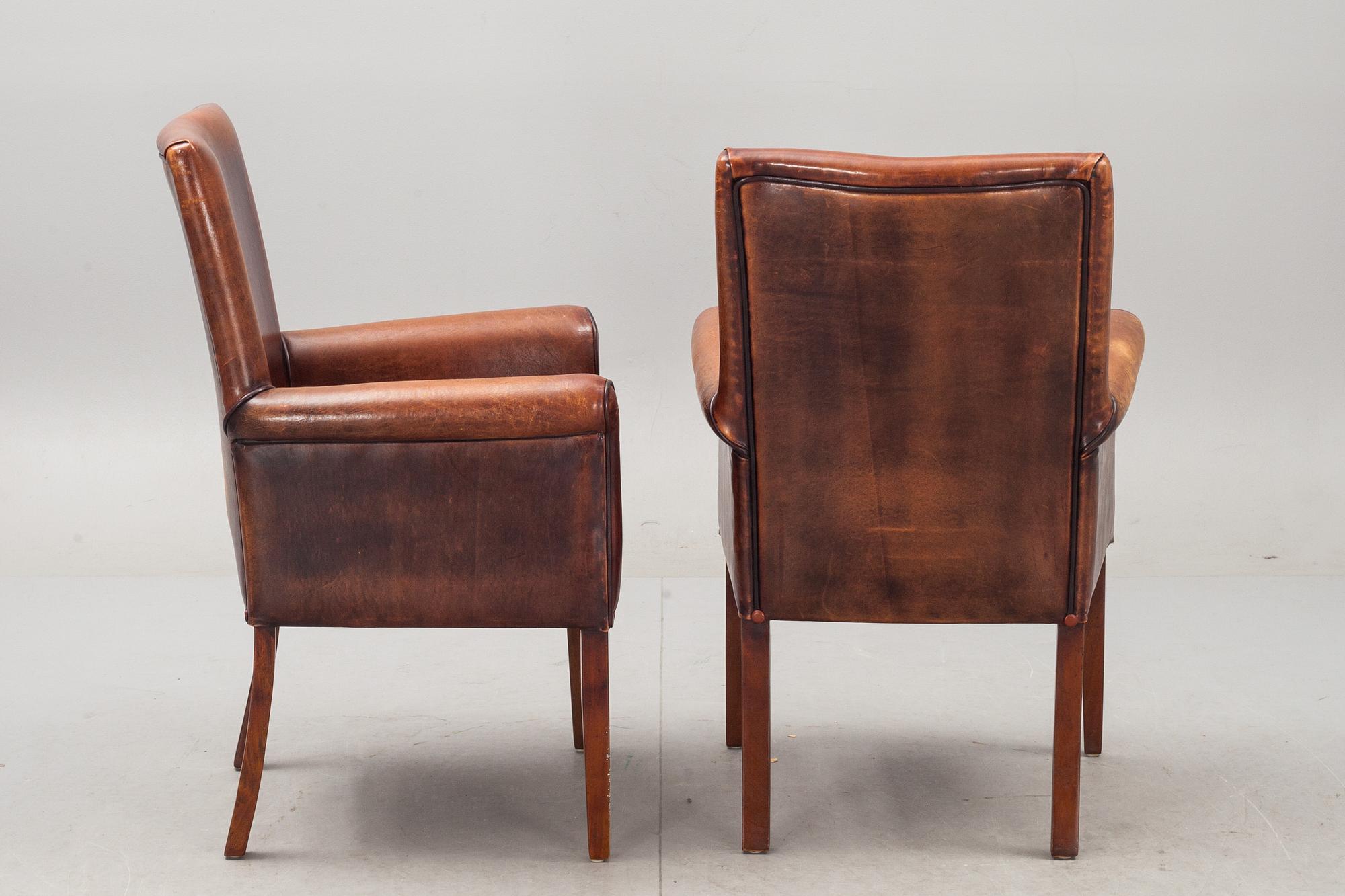 FÅTÖLJER, ett par, engelsk stil, 1900-talets slut.