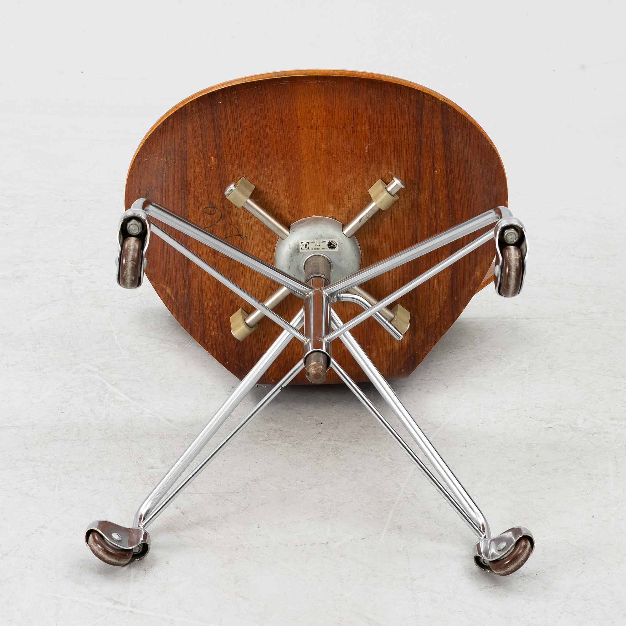 Arne Jacobsen, a 'Seven' swivel chair Fritz Hansen, Denmark, 1964.