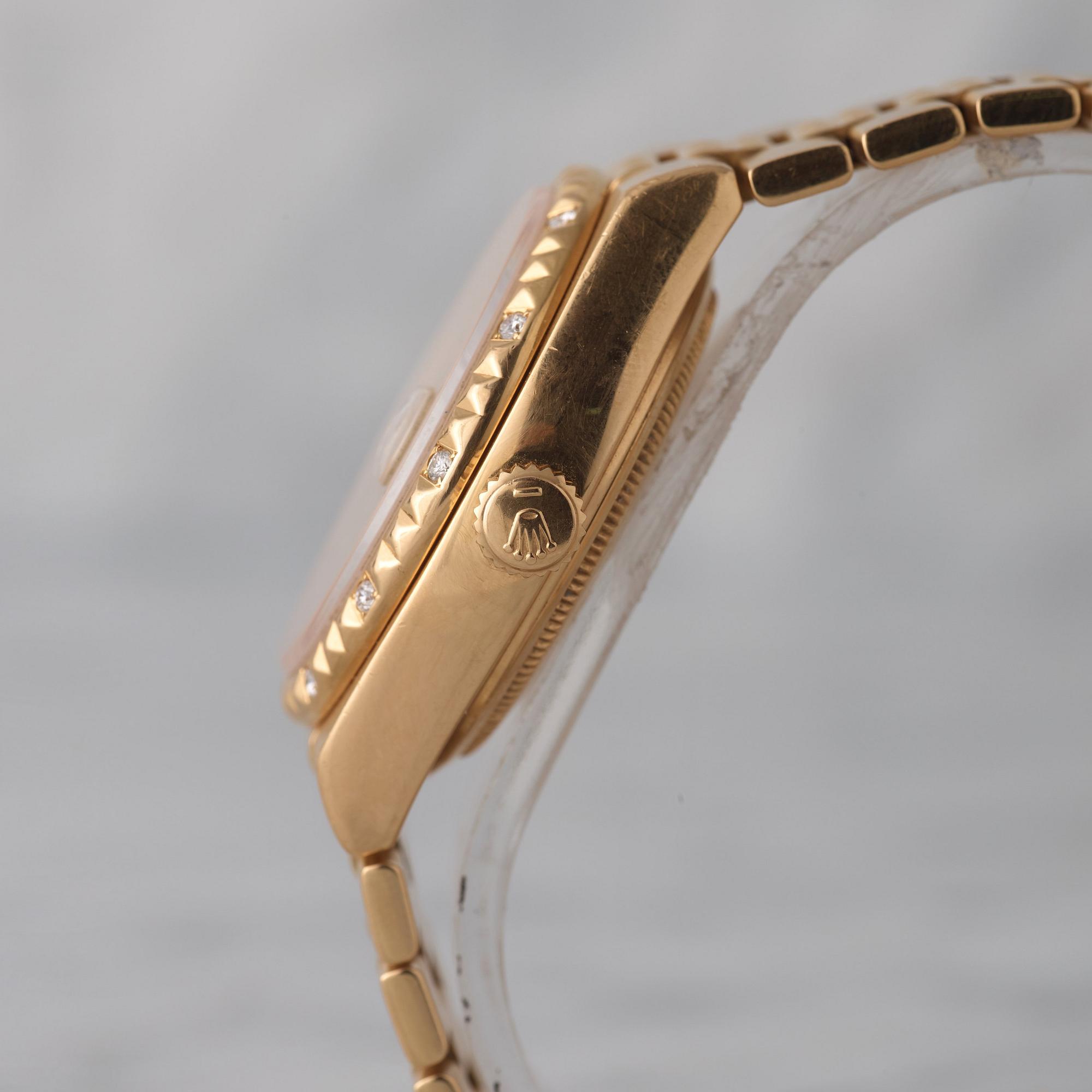 ROLEX, Oysterquartz, Day-Date, Chronometer, "Egyptian / Pyramide", armbandsur, 36 mm,