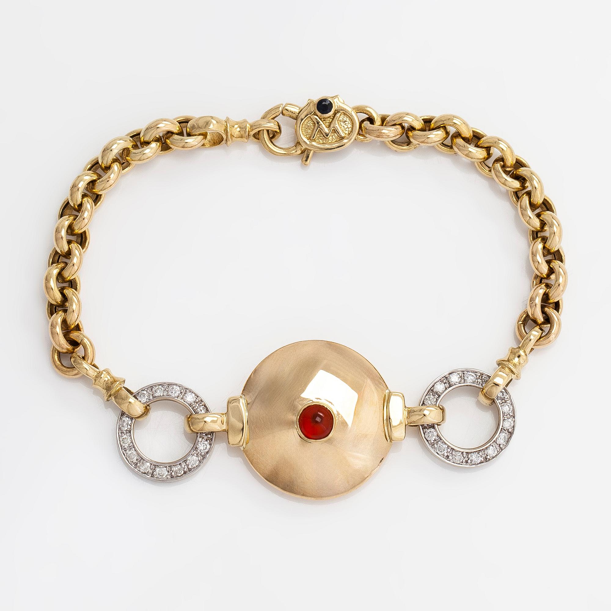 Rannekoru, 18K kultaa, timantteja, safiiri ja karneoli. Italia.