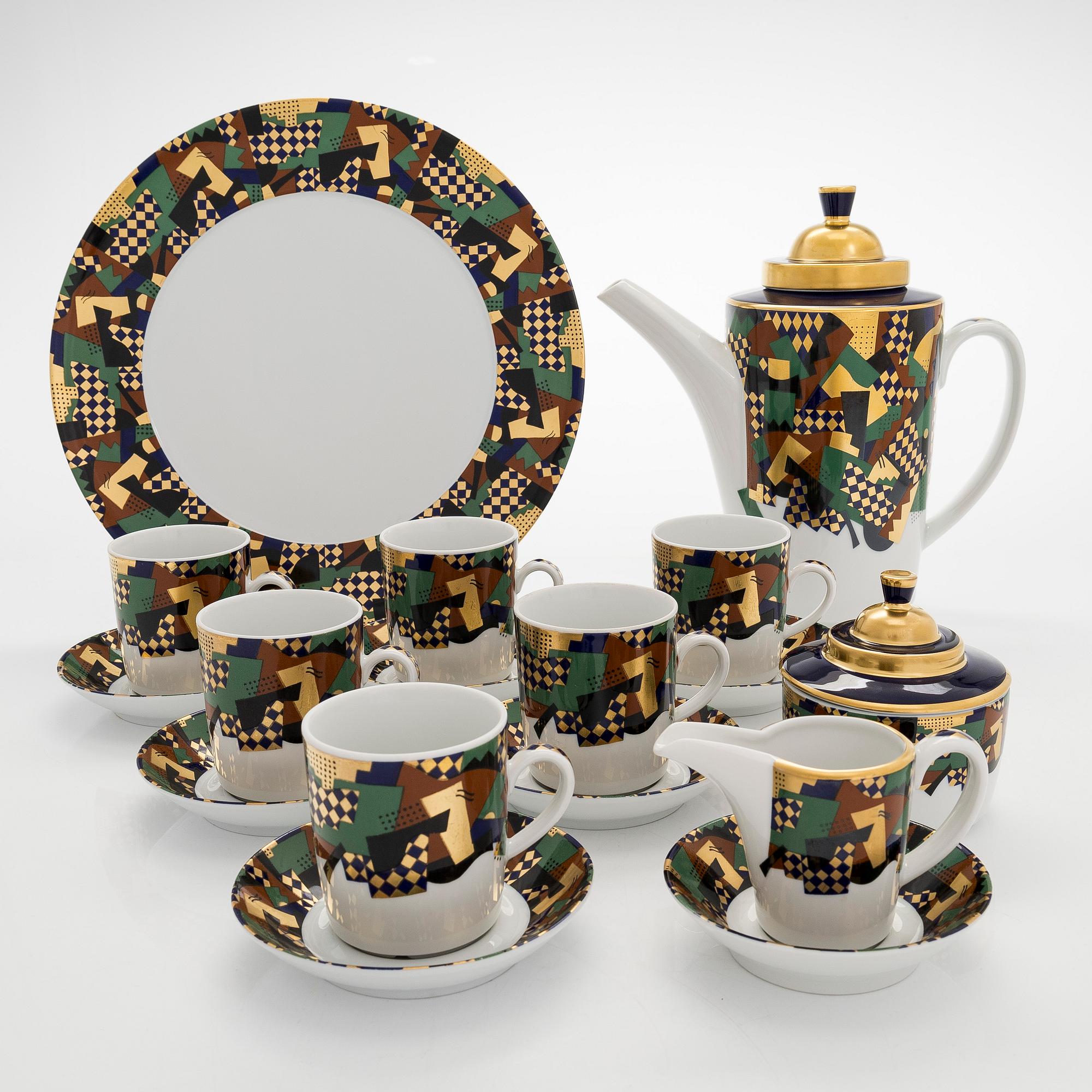 Heikki Orvola, A 10-piece coffee set in porcelain for Rörstrand, Sweden 1980s.