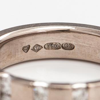 Ring, 18K vitguld, diamanter ca 0.30 ct enligt gravyr. A Tillander, Helsingfors 2008.