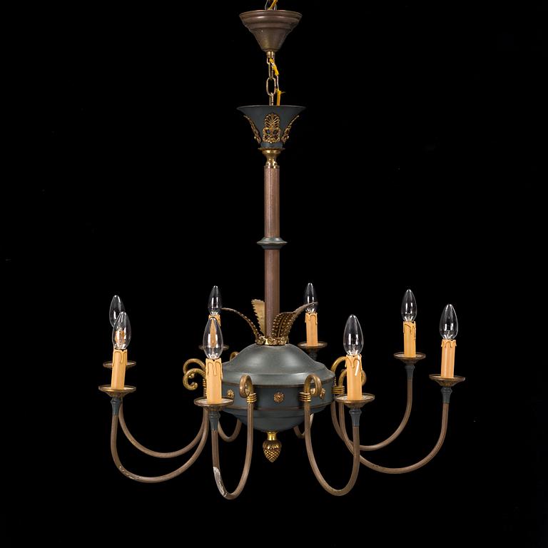 A mid 1900s ceiling lamp.