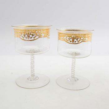 Glasservis ca 38 dlr sannolikt Murano, Venedig 1900-talets första hälft.