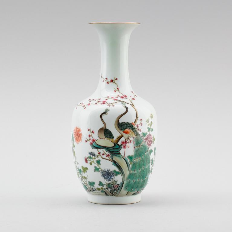 VAS, porslin, Kina, 1900-tal.