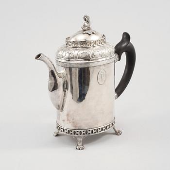 KAFFEKANNA, silver, Carl Lindström, Borås, empire, 1833, vikt 974 gram.