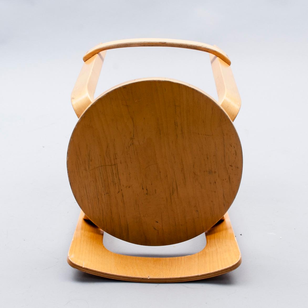 BARSTOL, K65, Alvar Aalto, Artek. Modellen formgiven 1935.