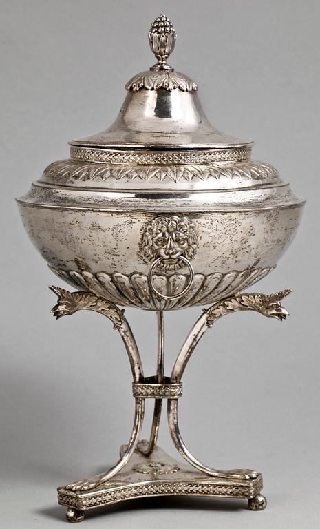 SOCKERSKÅL, silver, empire, Johan Petter Grönvall, Stockholm, 1829. Vikt 603 g.