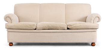 520. A Josef Frank offwhite covered sofa by Svenskt Tenn.