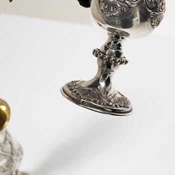 Champagnekalkar, ett par, sterlingsilver, rokokostil, 1900-tal.