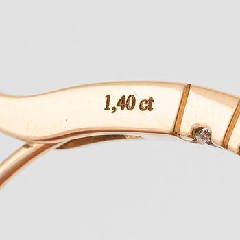 Örhängen 18K roséguld med briljantslipade diamanter.