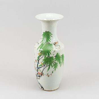A Chinese vase, 20th Century.