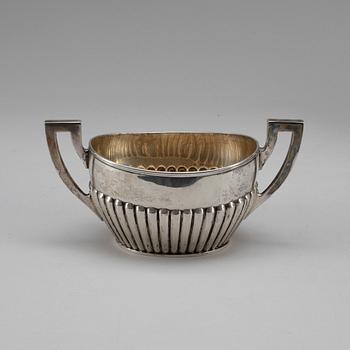 KAFFESERVIS, 3 delar, silver, Bernhard Hertz, Stockholm 1912. Total vikt ca 1284 gram.