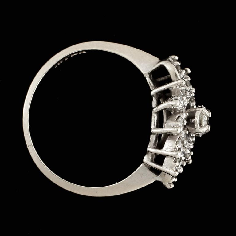 RING, 14 k vitguld med diamanter tot ca0,17ct. Vikt ca 4 g.