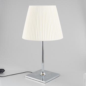 Bordslampa, Flos, samtida.