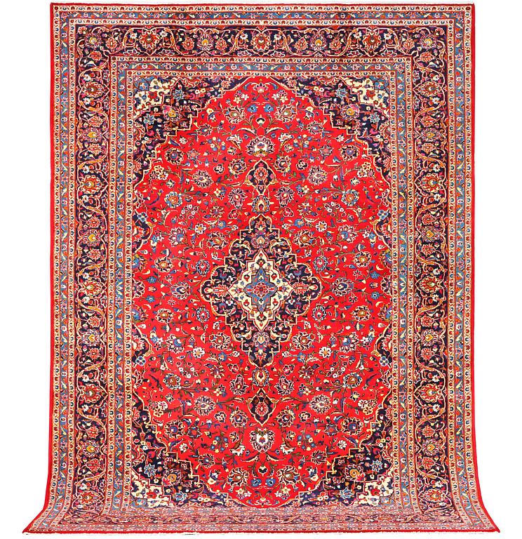 A Kashan carpet, c. 390 x 252 cm.