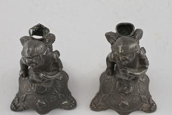 LJUSSTAKAR, ett par, tenn, 1800-talets slut.