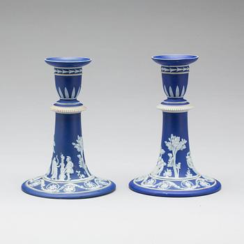 LJUSSTAKAR, ett par, jasperware, Wedgwood, England, 1900-tal.