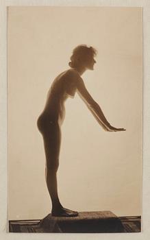 Karl Struss, "48 photographs of the female figure".