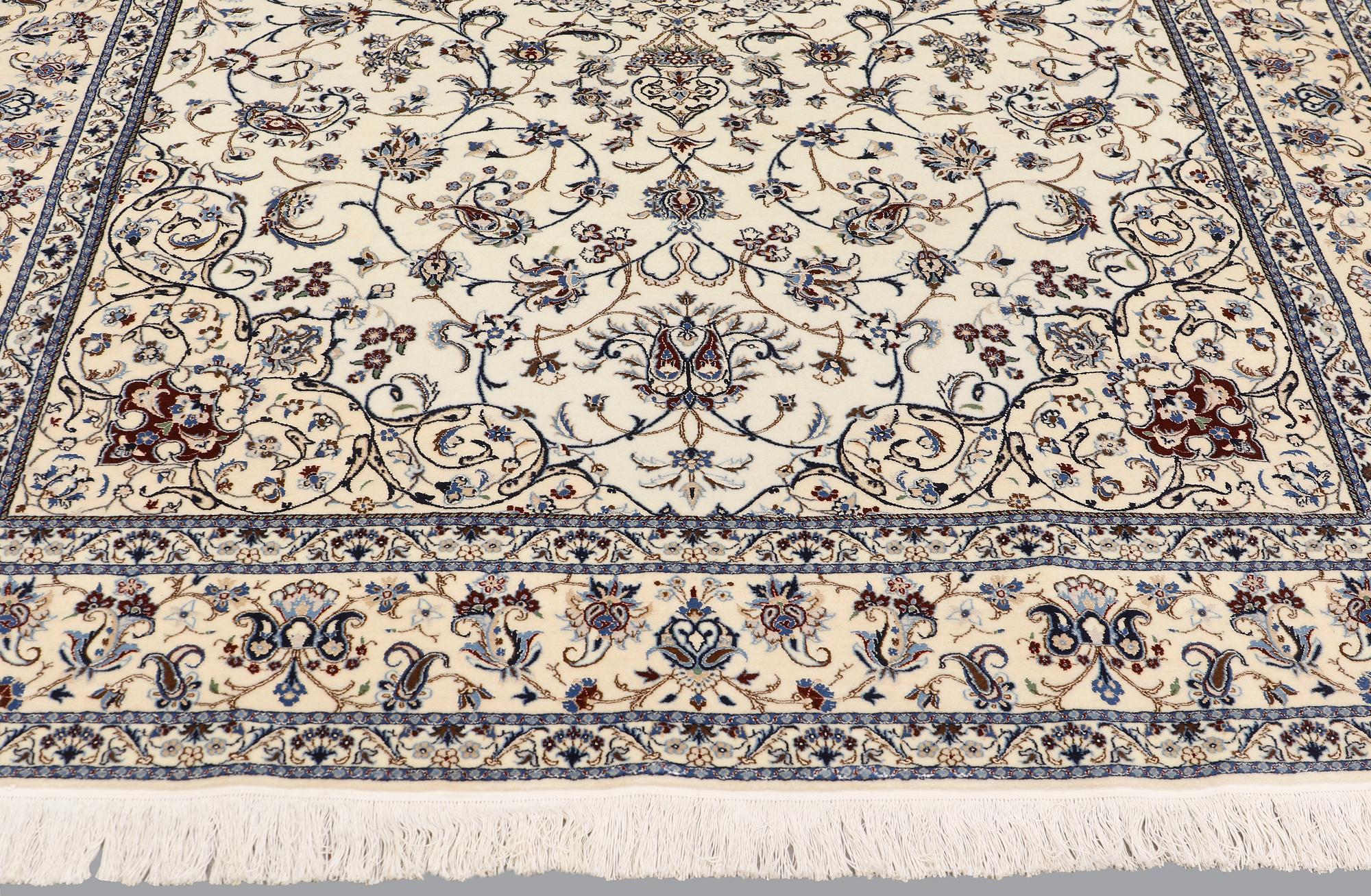 A part silk Nain carpet, so-called 6LAA, approx. 292 x 200 cm.