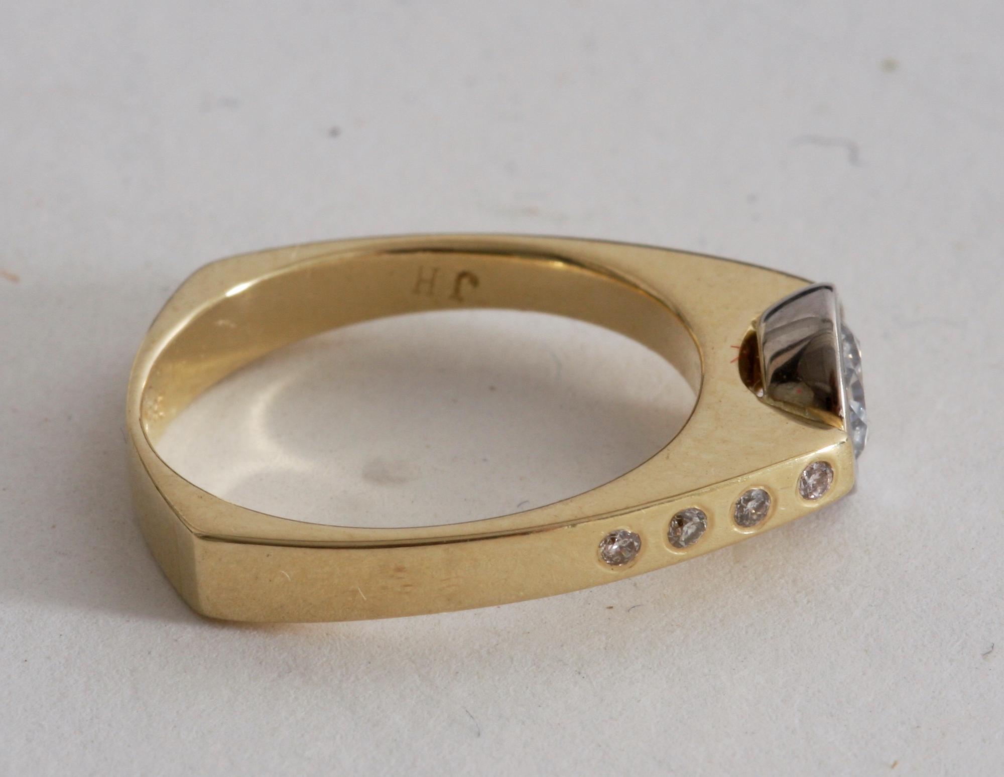 RING, guld 14K med briljant c:a 0.59 ct.