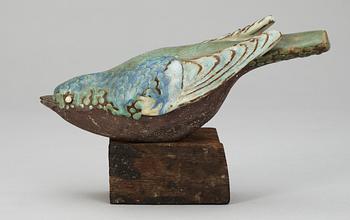 482. A Tyra Lundgren stoneware figure of a bird.