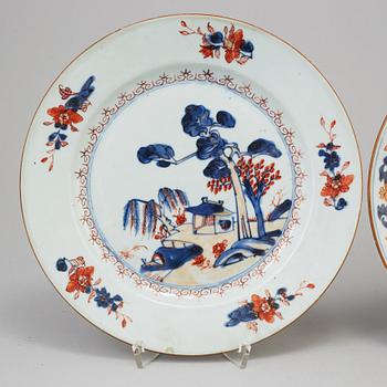 Three Chinese imari porcelain plates, Qing dynasty, 18th century.