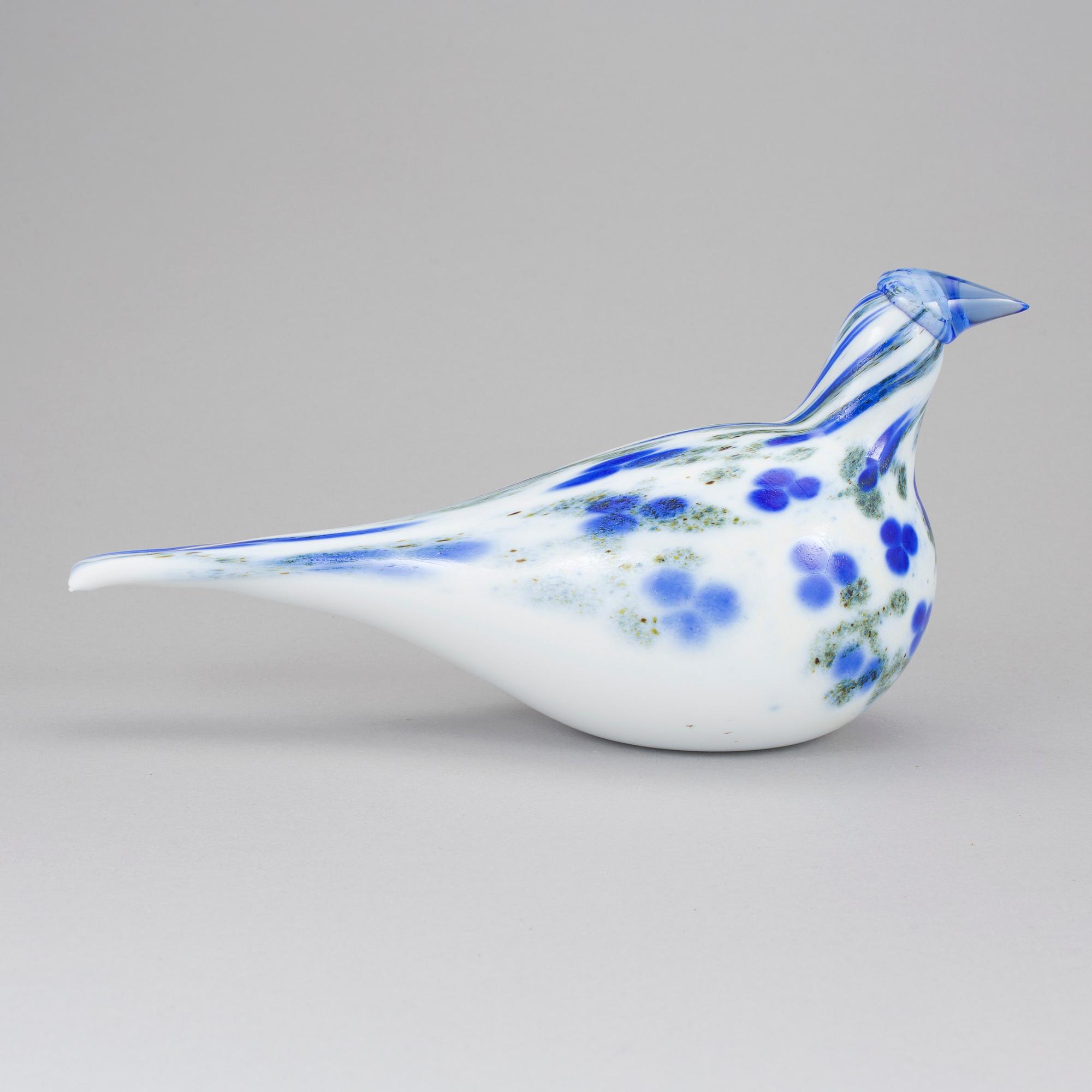 OIVA TOIKKA, skulptur, glas, "Kyyhky", Nuutajärvi Notsjö, Iittala, signerad, numrerad 58/1917 och daterad 2007.