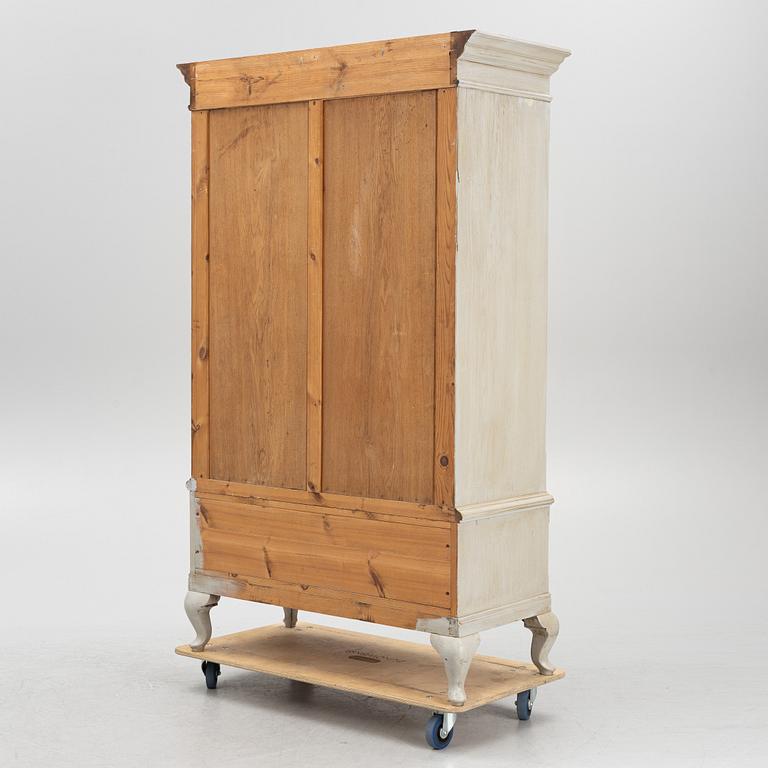 A cabinet, early 20th Century.