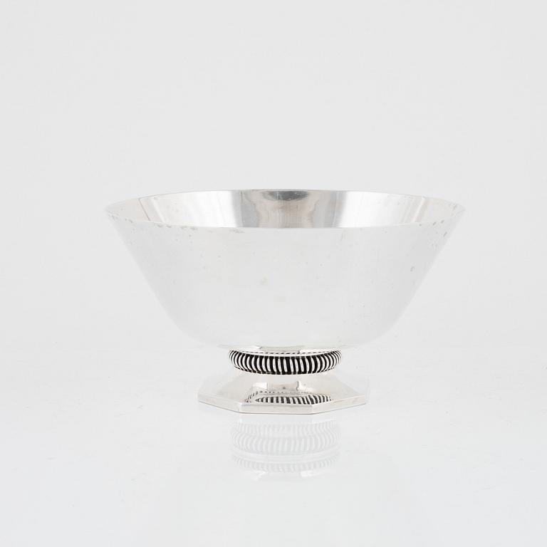 A Swedish Silver Bowl, signature stamp Sven Carlman, CF Carlman, Stockholm 1951.