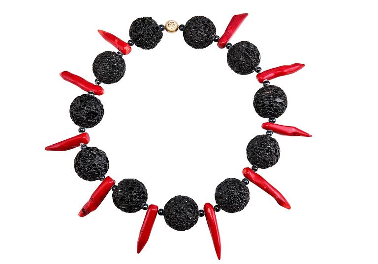 Ole Lynggaard, A NECKLACE.