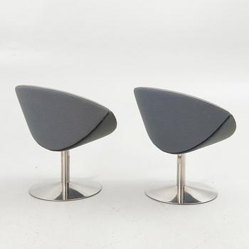 Peter Hjort Lorentzen & Johannes Foersom. Swivel armchairs, a pair, “Apollo EJ 96”, Erik Jørgensen, Denmark.