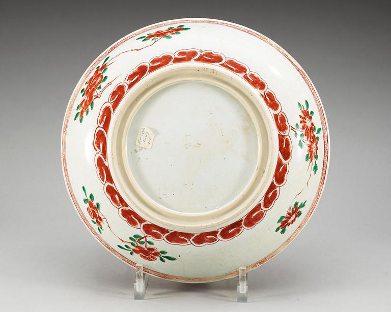 A wucai dish, Qing dynasty, Kangxi (1662-1722).
