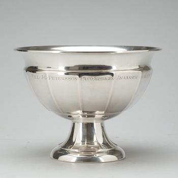 SKÅL på FOT, silver, 1914. Vikt ca 620 g.