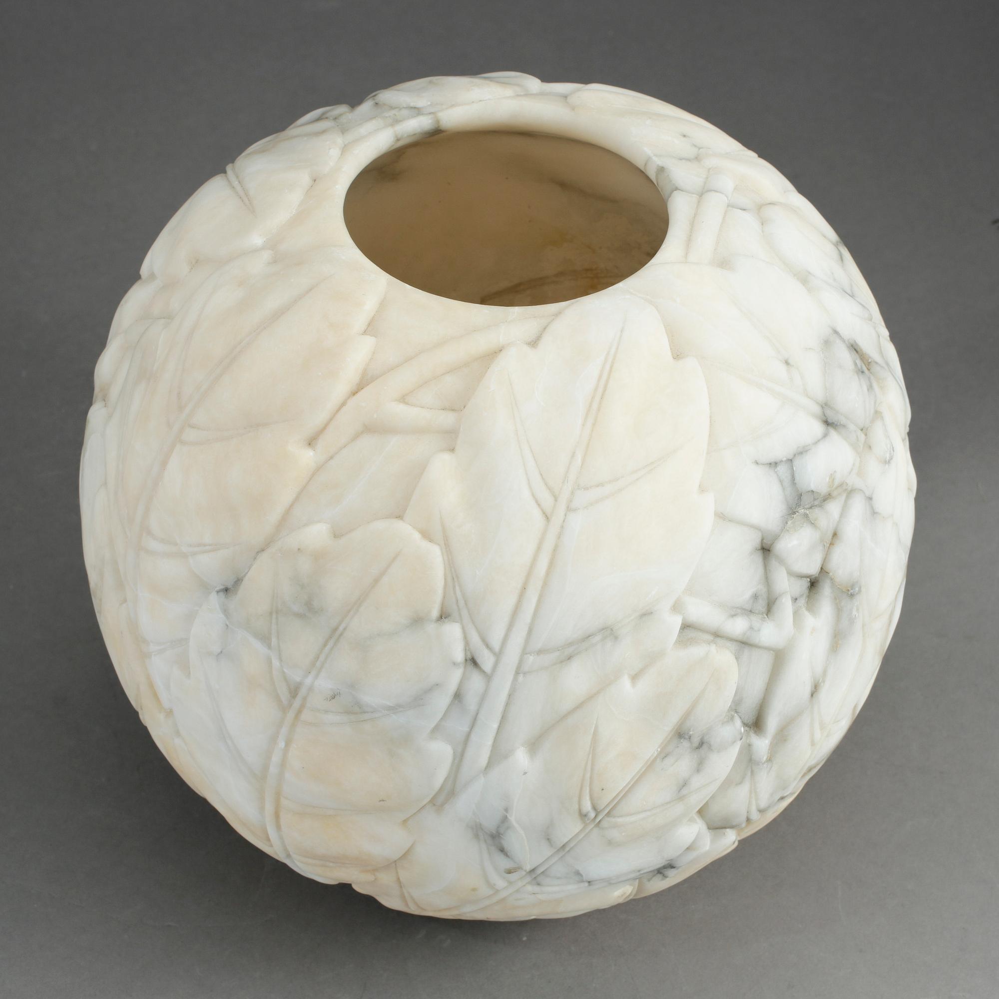 VAS, alabaster. Sannolikt Italien, 1900-tal.