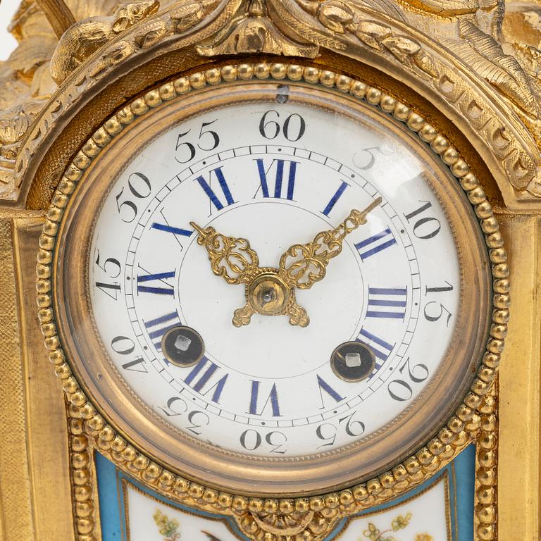 Borspendyl, Louis XVI-stil, troligtvis Frankrike, omkring år 1900.