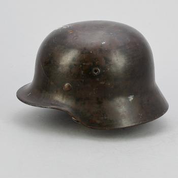 HJÄLM, metall, "M 42", Tyskland, 1900-talets första hälft.