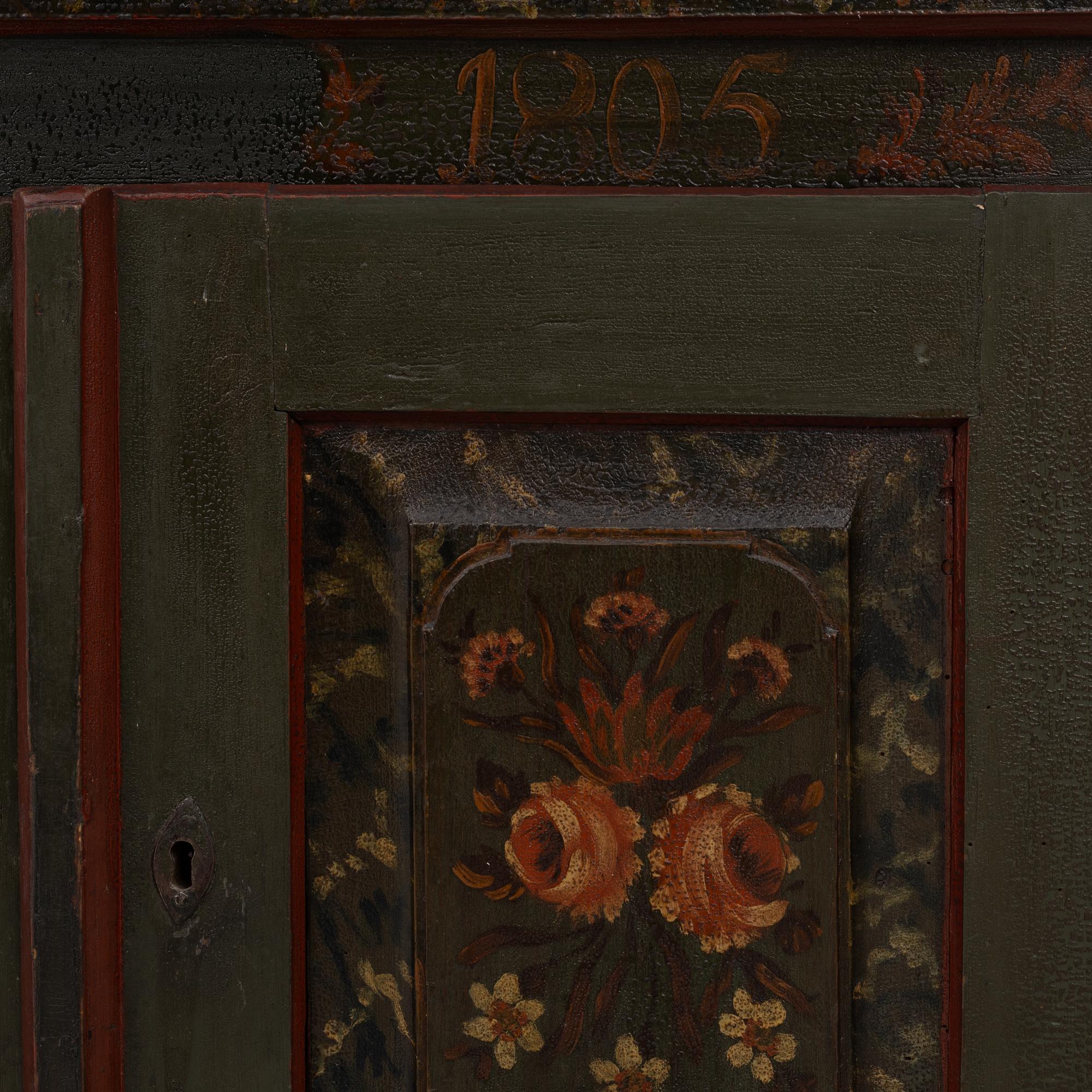 Pine cupboard, folk art, early 19th century.