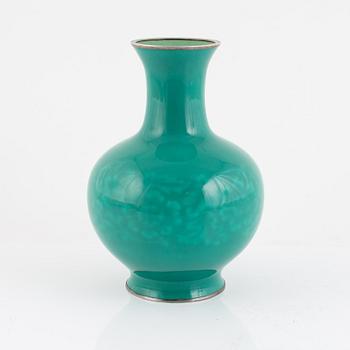 A turquoise Ando wireless cloisonné enamel vase, sealed with mark of the Ando Company, 20th century.