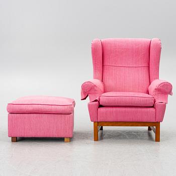 Ragnar Helsén, fåtölj med fotpall, "Oxford", modell 3543, Firma Svenskt Tenn.