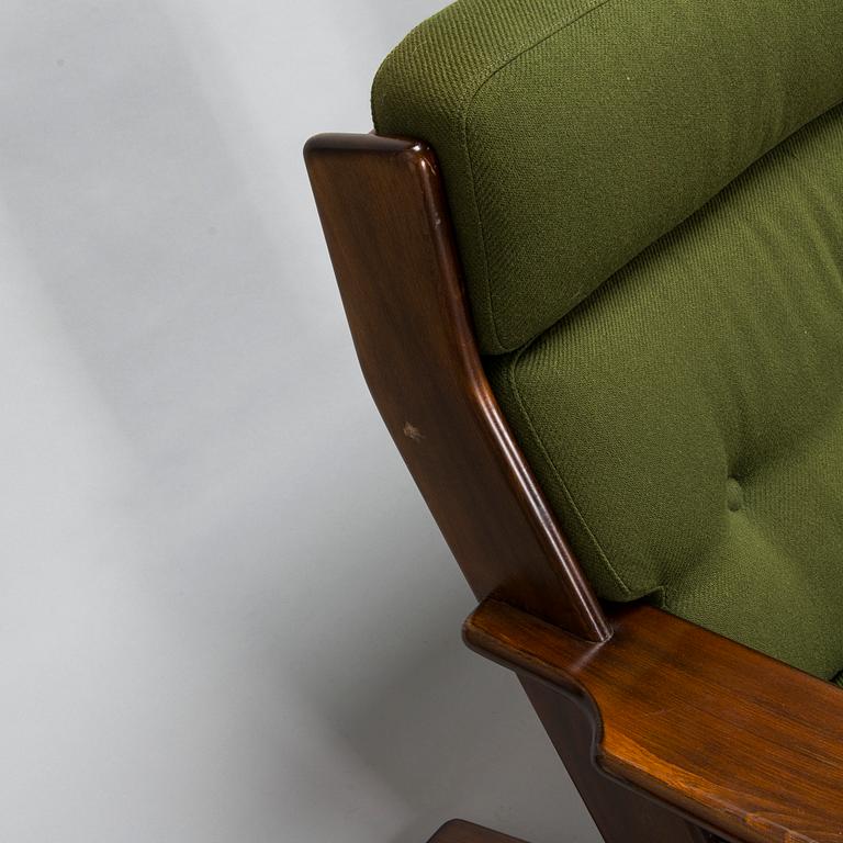 Esko Pajamies, fåtöljer, ett par "Pele", tillverkare Lepofinn 1970-tal.