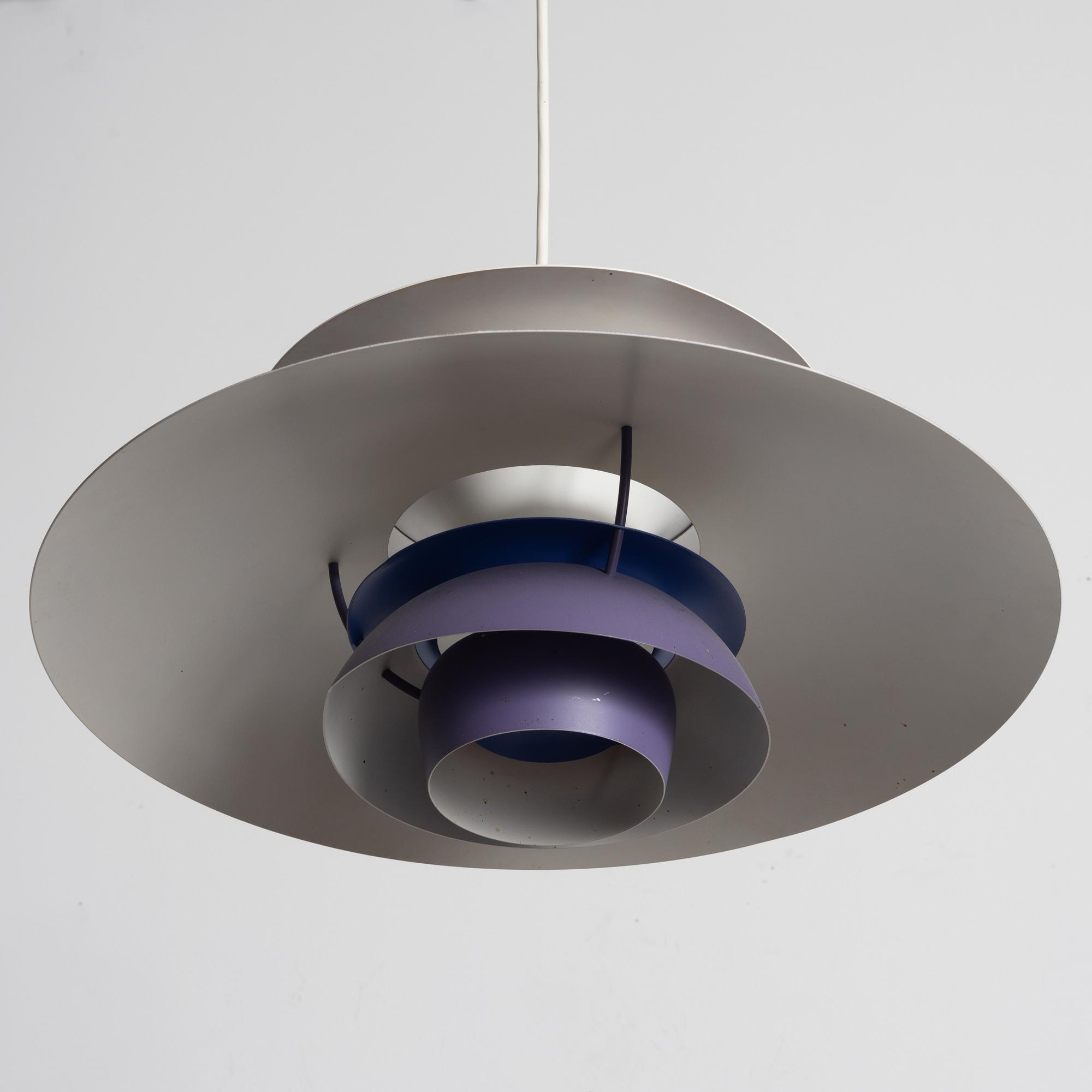 Poul Henningsen, Taklampa "PH 5", Louis Poulsen, Danmark.