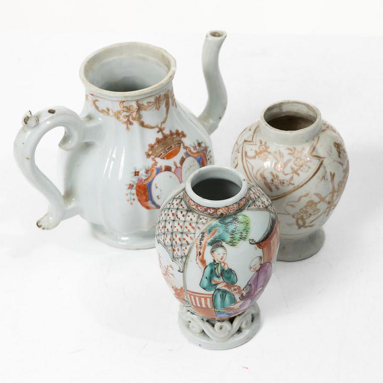 A famille rose tea pot and two tea caddies, Qing dynasty, Qianlong (1736-95).