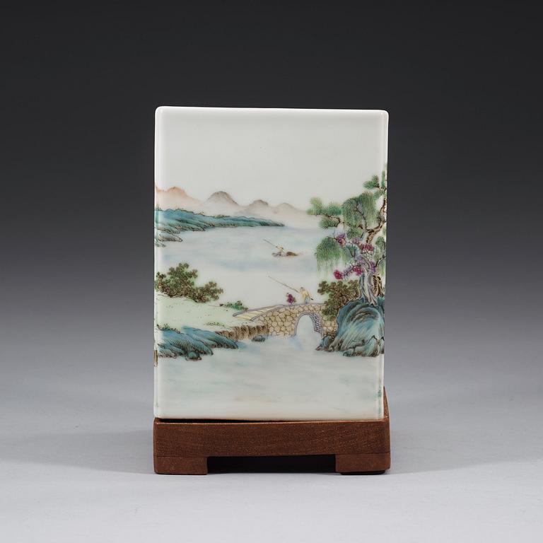 A square enameled brushpot, 20th Century with Qianlong four characters mark in blue.