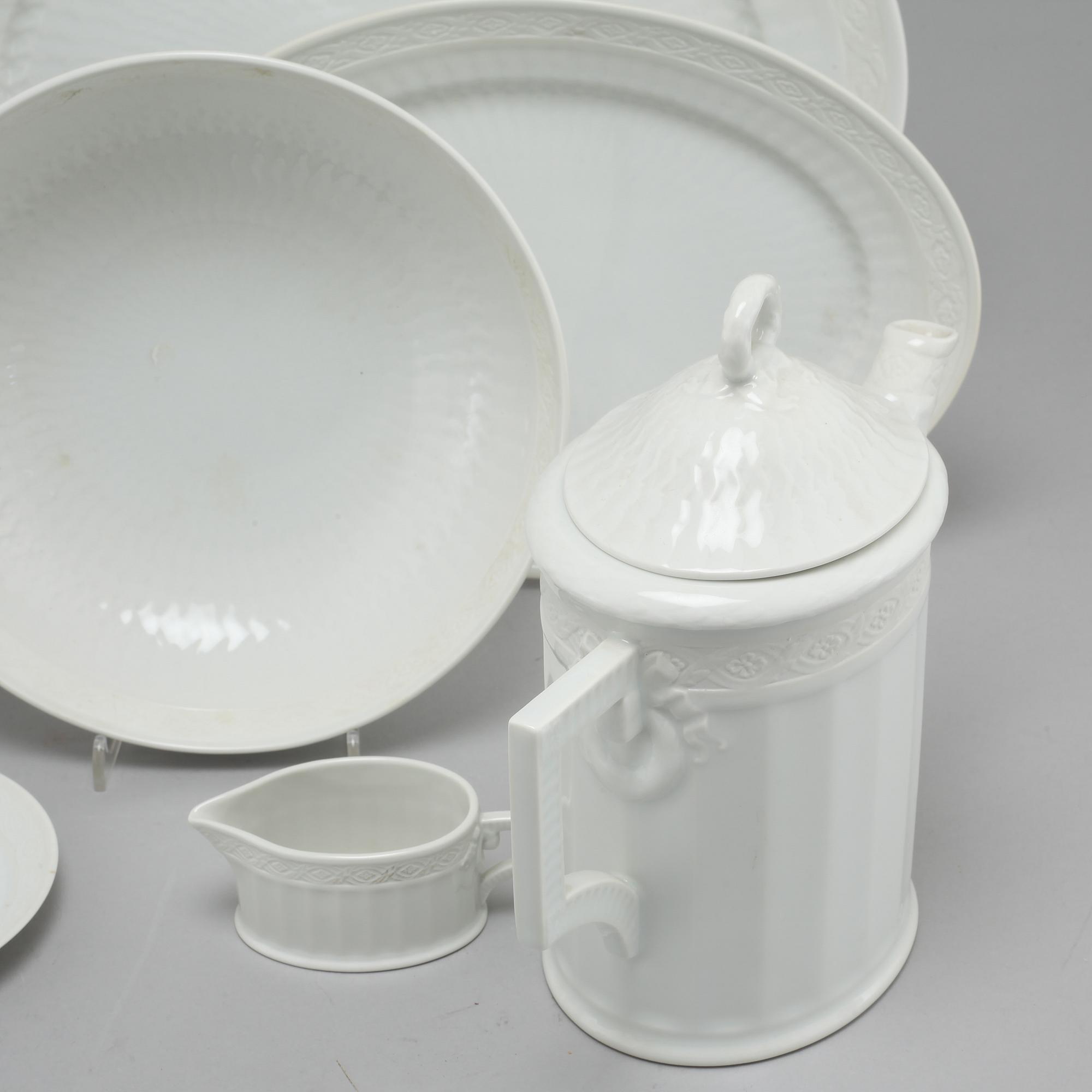 62 pieces dinner service named "Vifte".