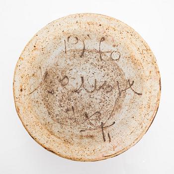 Raija Tuumi, skål, chamotterat stengods, signerad RT ARABIA 1970.