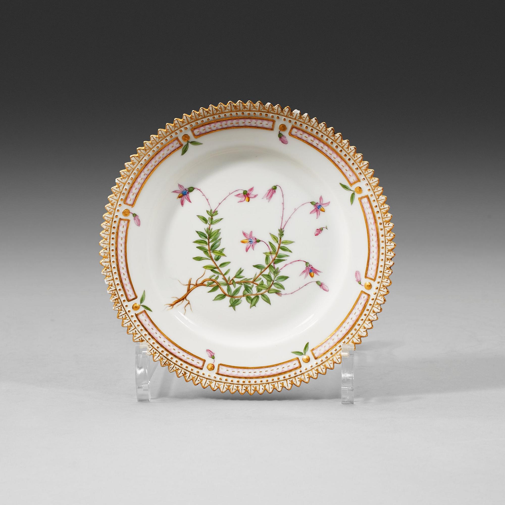 Six Royal Copenhagen 'Flora Danica' dishes, Denmark, 20th Century.