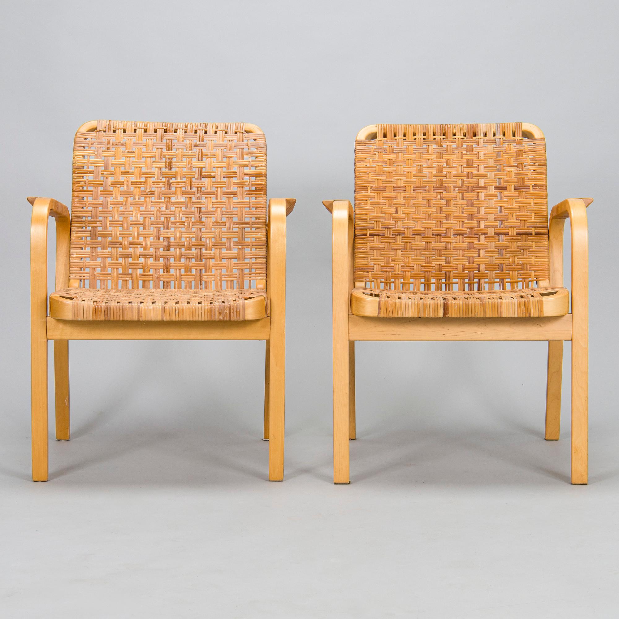 Alvar Aalto, nojatuoleja, 2 kpl,  malli 45 Artek 1900-luvun loppu.