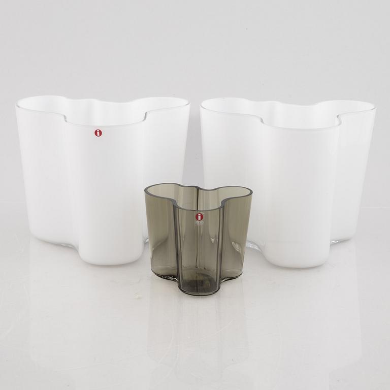 Alvar Aalto, three 'Savoy' glass, vases, Iittala, Finland.