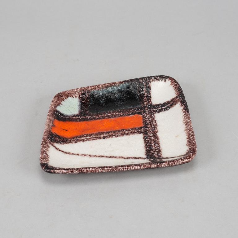 Guido Gambone, a stoneware dish, Italy, 1950s-60s. Signed.